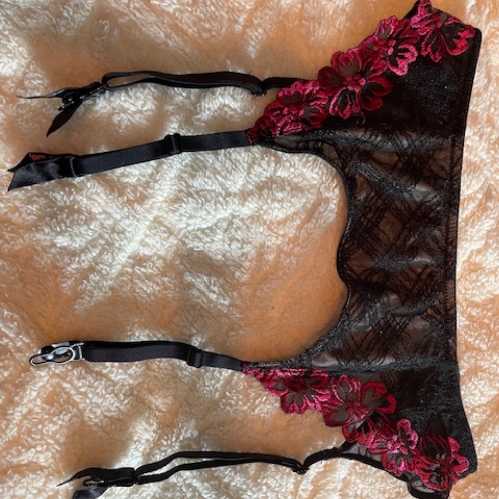 Vintage Victoria's Secret Garter Belt MED